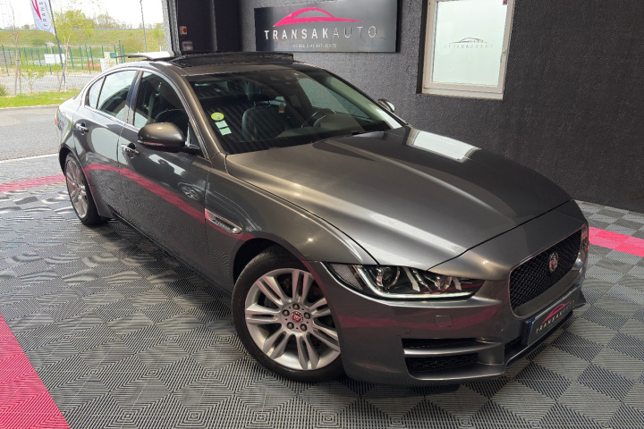 JAGUAR XE