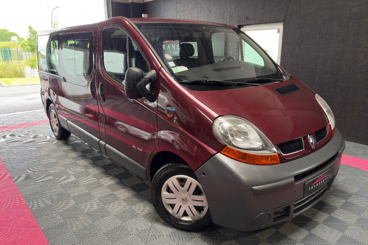 RENAULT TRAFIC PASSENGER